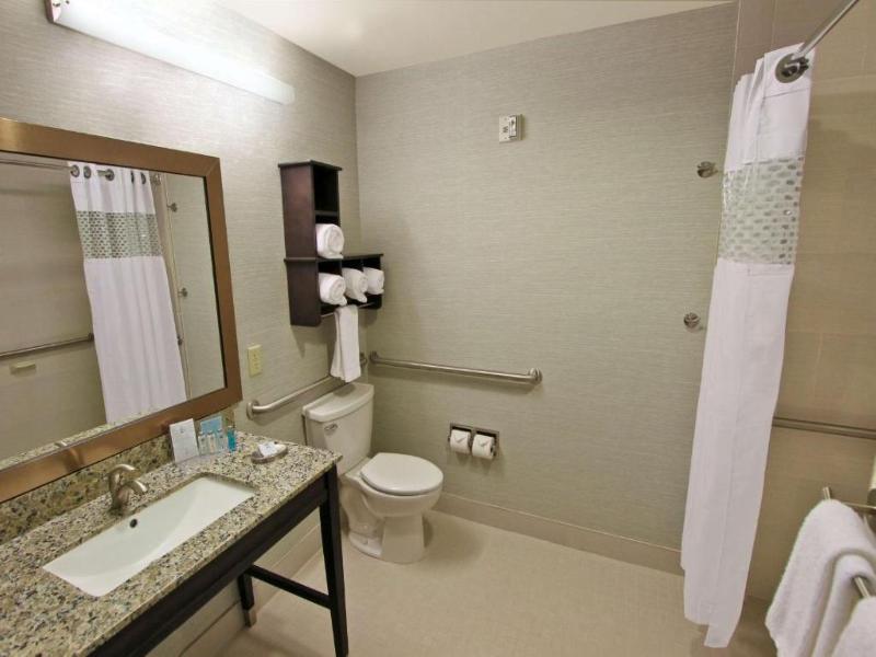 Hampton Inn and Suites Winnie image