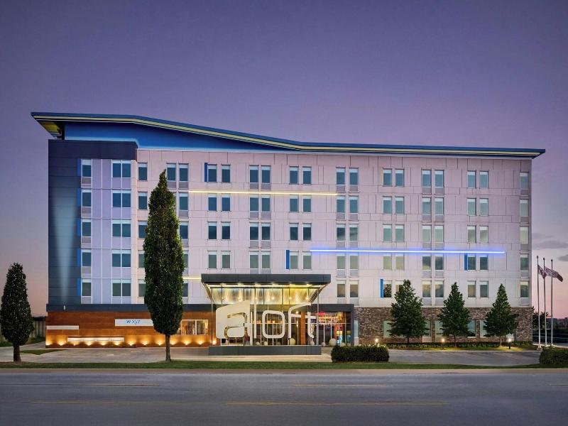 Aloft Vaughan Mills image