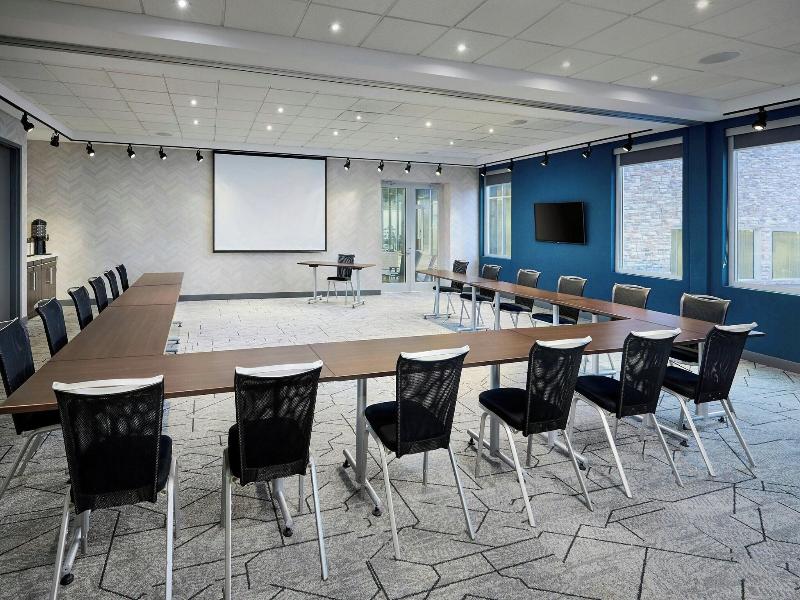 Aloft Vaughan Mills image
