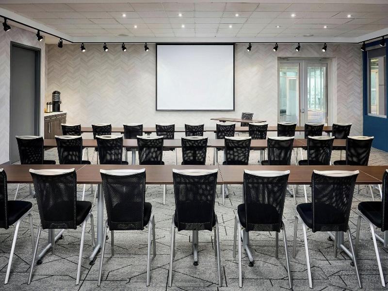 Aloft Vaughan Mills image