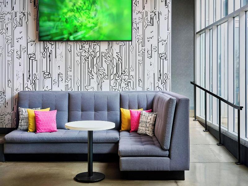 Aloft Vaughan Mills image