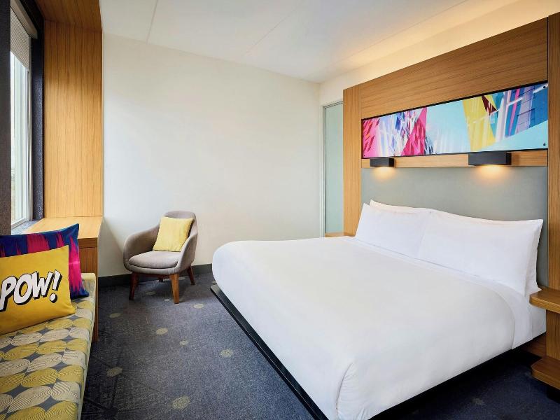 Aloft Vaughan Mills image