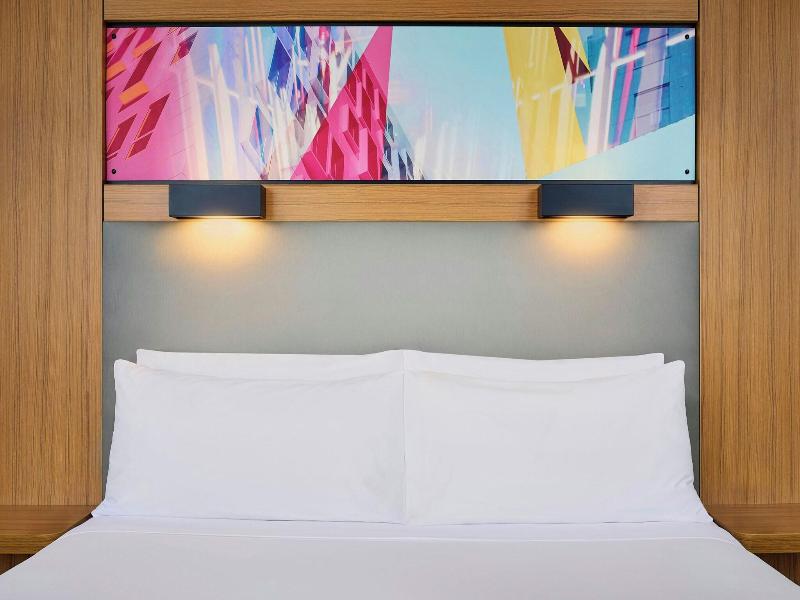 Aloft Vaughan Mills image