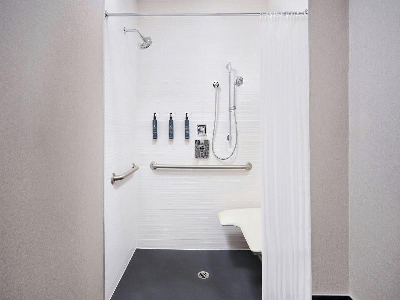 Aloft Vaughan Mills image