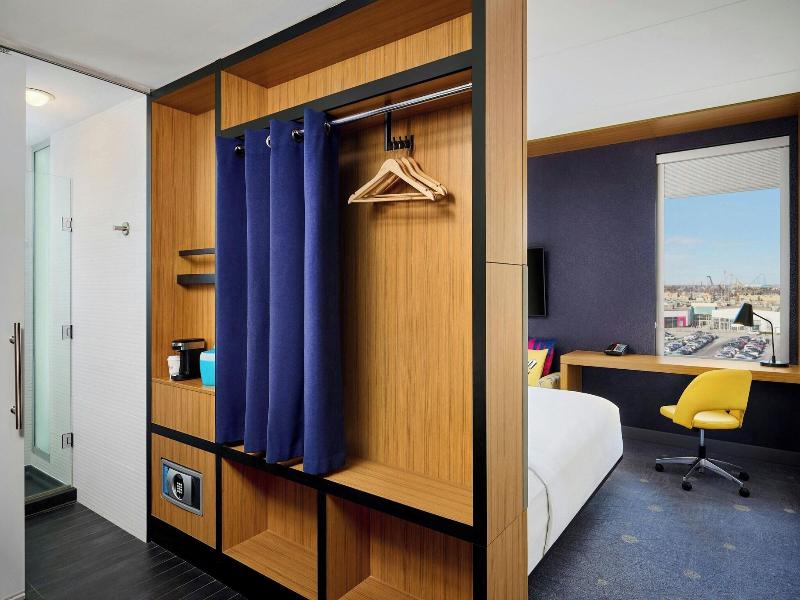 Aloft Vaughan Mills image