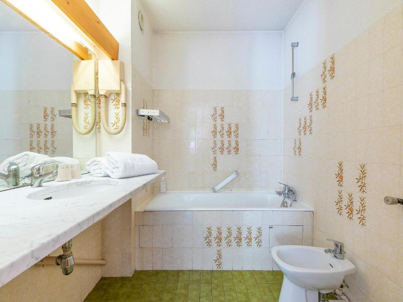 Hotel Les Bains image