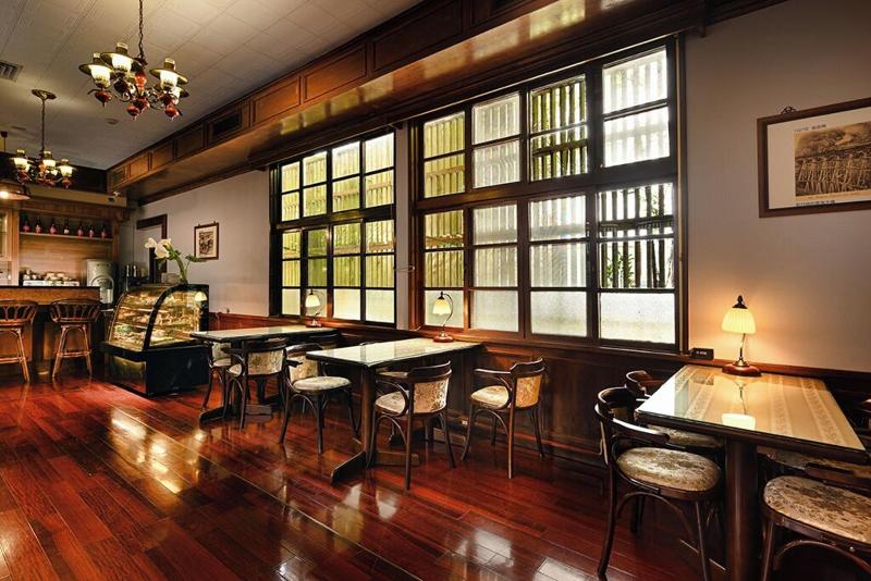 Alishan House - The Modern House image