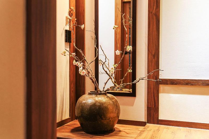 Alishan House - The Modern House image