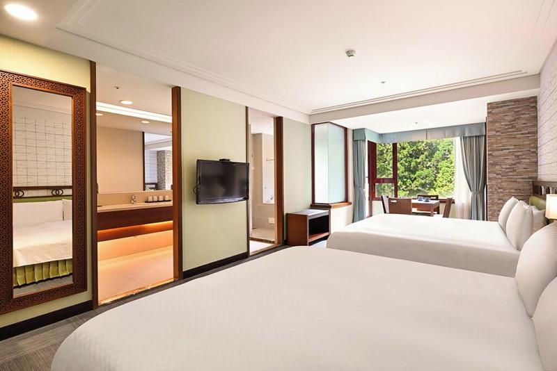 Alishan House - The Modern House image