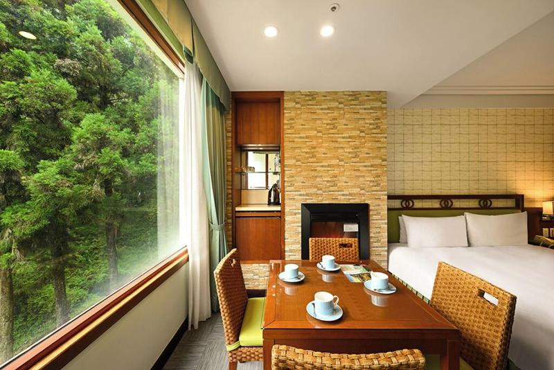 Alishan House - The Modern House image