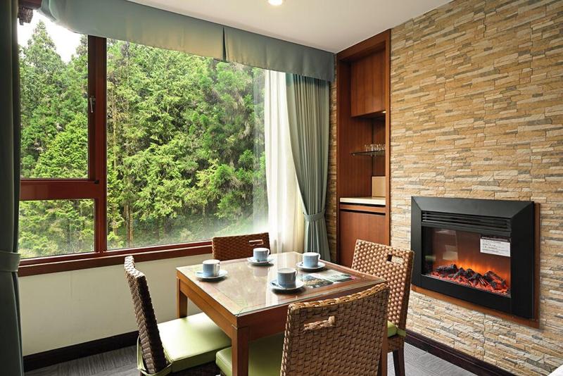 Alishan House - The Modern House image