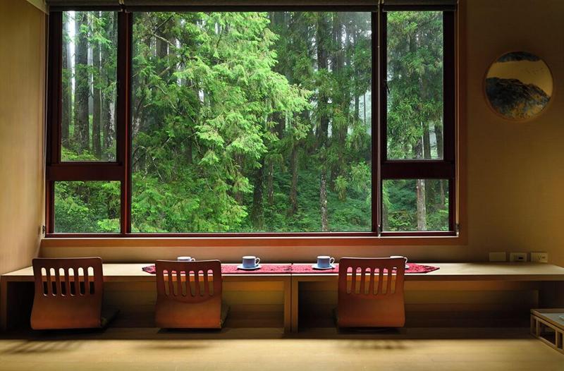 Alishan House - The Modern House image