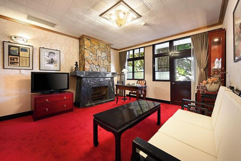 Alishan House - The Modern House image