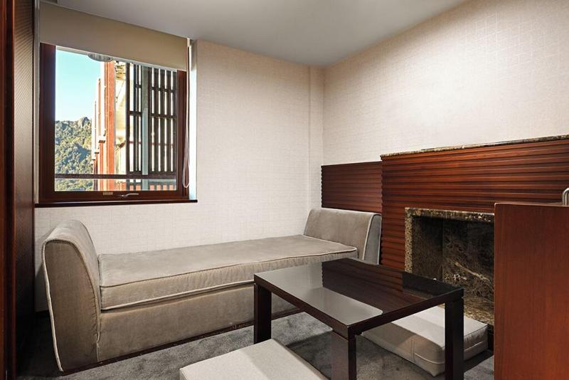 Alishan House - The Modern House image