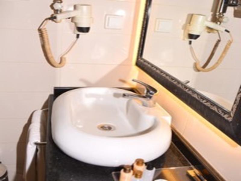 Asrin Business Hotel image