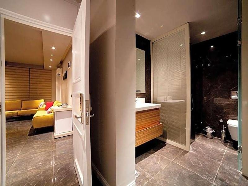 Upperhouse Boutique Hotel image