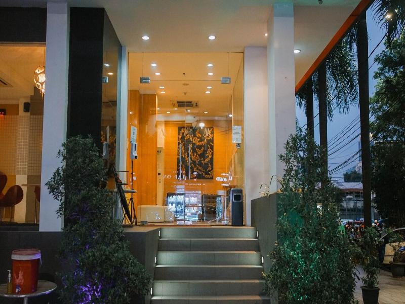 M Hotel Jakarta image