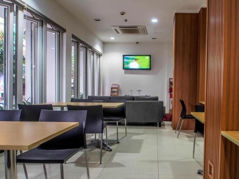 M Hotel Jakarta image