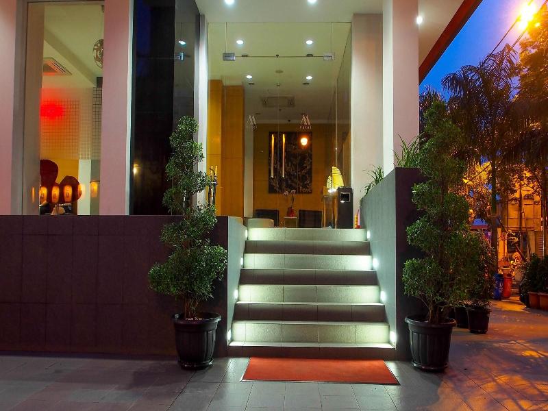 M Hotel Jakarta image