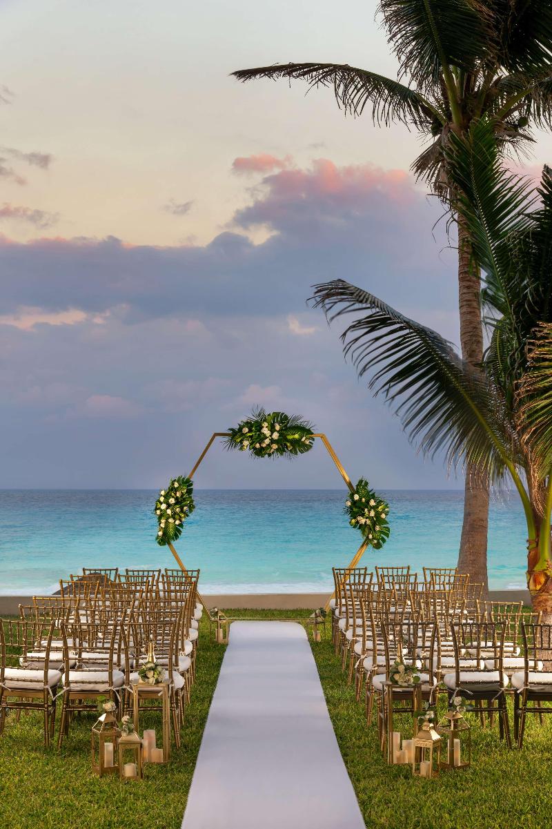 Hilton Cancun Mar Caribe All-Inclusive Resort image