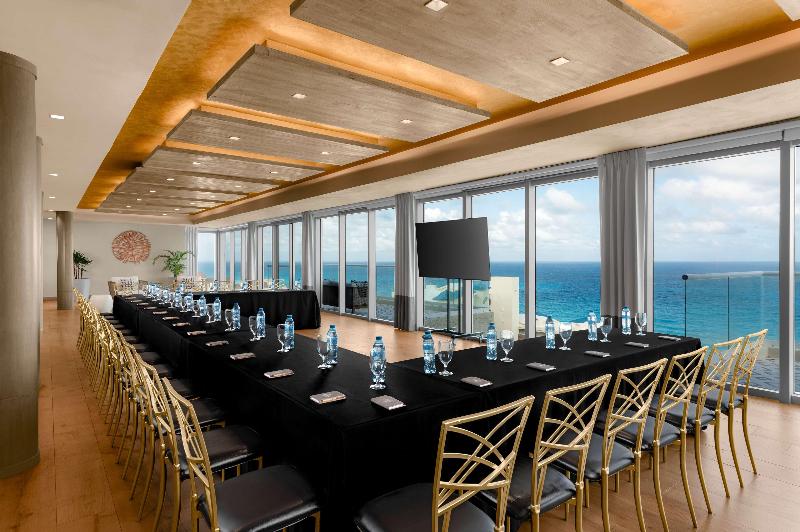 Hilton Cancun Mar Caribe All-Inclusive Resort image