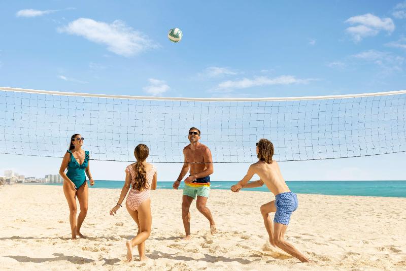 Hilton Cancun Mar Caribe All-Inclusive Resort image