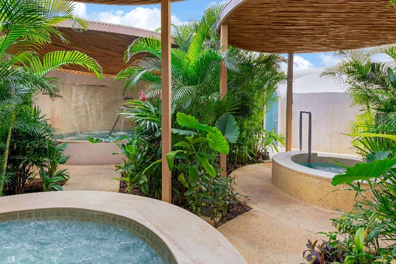Hilton Cancun Mar Caribe All-Inclusive Resort image