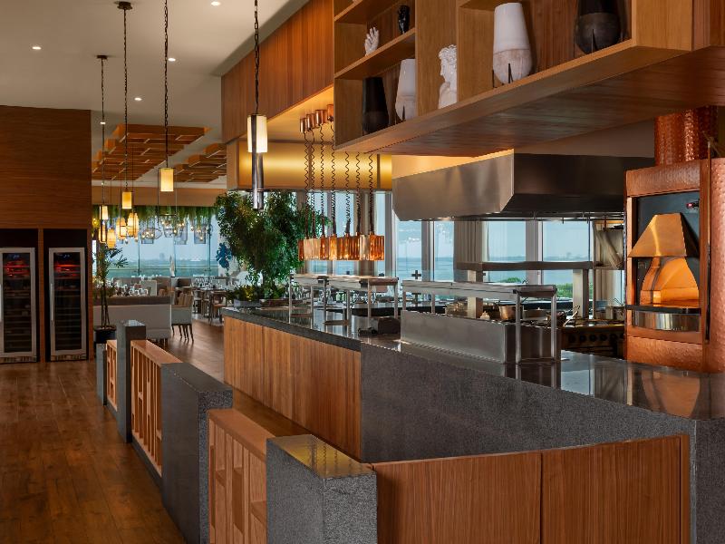 Hilton Cancun Mar Caribe All-Inclusive Resort image