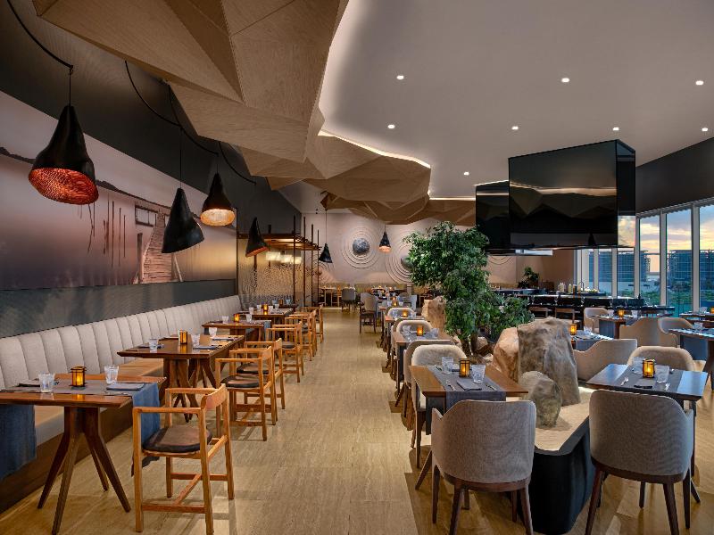 Hilton Cancun Mar Caribe All-Inclusive Resort image
