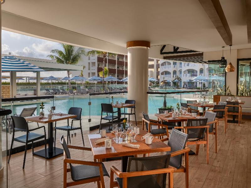 Hilton Cancun Mar Caribe All-Inclusive Resort image