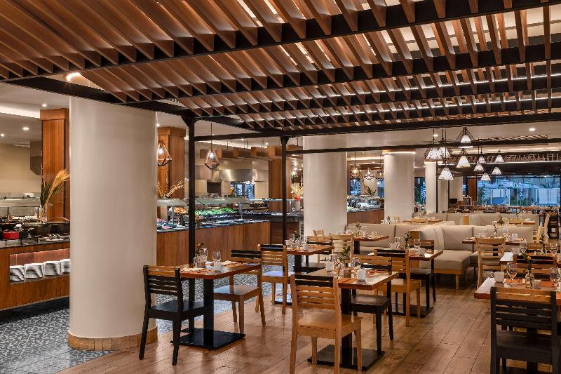 Hilton Cancun Mar Caribe All-Inclusive Resort image
