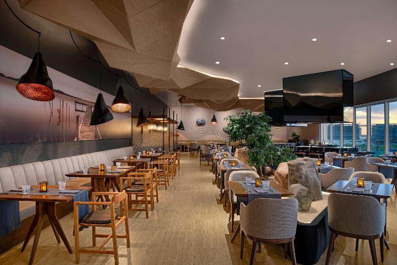 Hilton Cancun Mar Caribe All-Inclusive Resort image