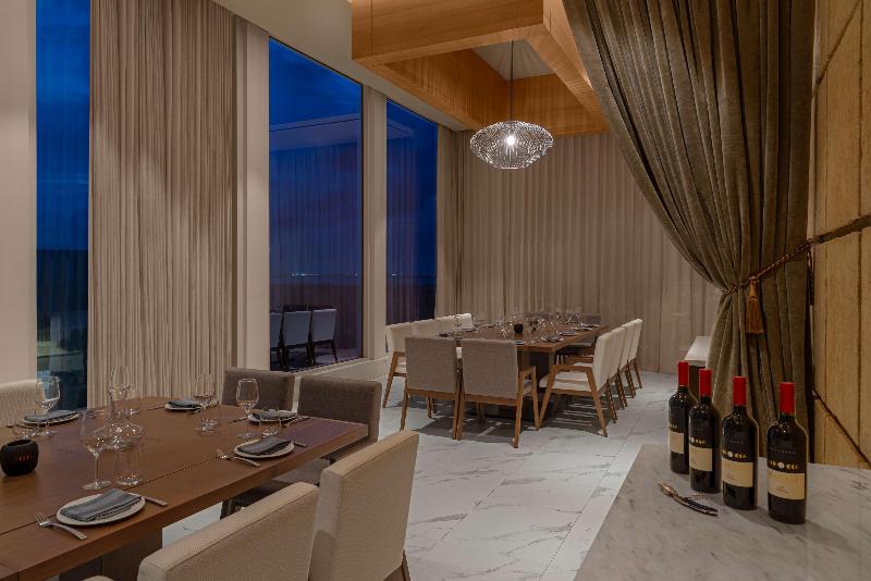 Hilton Cancun Mar Caribe All-Inclusive Resort image