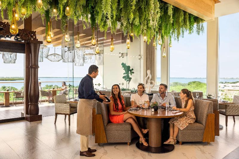 Hilton Cancun Mar Caribe All-Inclusive Resort image