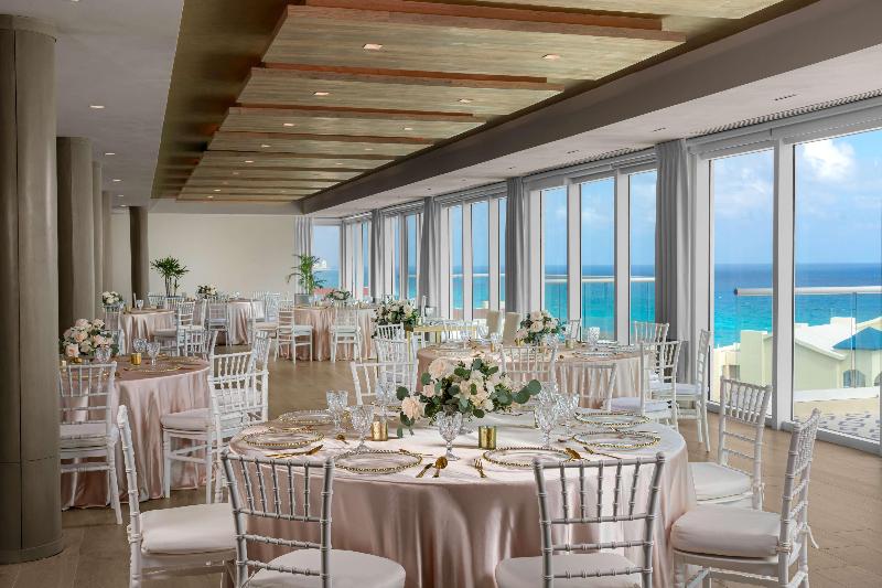 Hilton Cancun Mar Caribe All-Inclusive Resort image