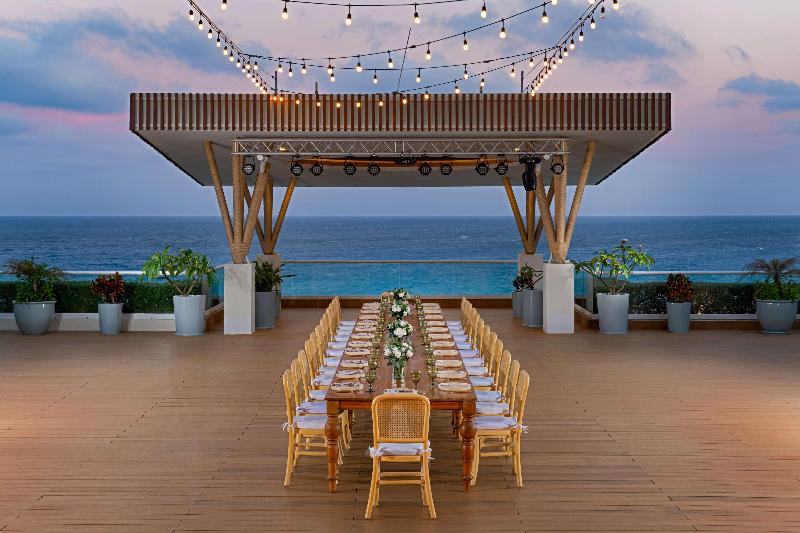 Hilton Cancun Mar Caribe All-Inclusive Resort image