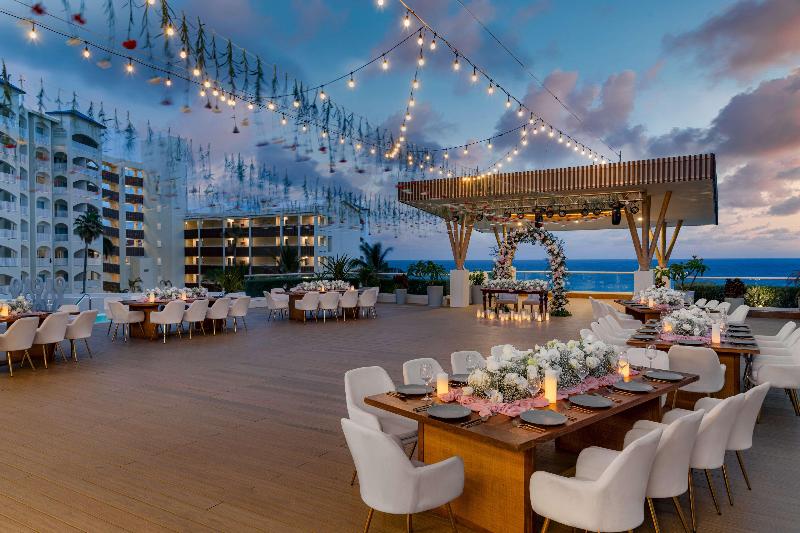 Hilton Cancun Mar Caribe All-Inclusive Resort image