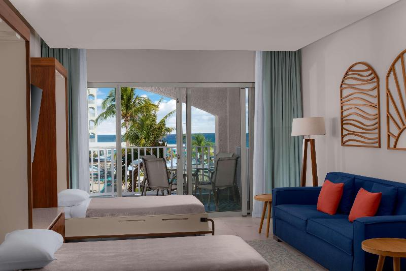 Hilton Cancun Mar Caribe All-Inclusive Resort image