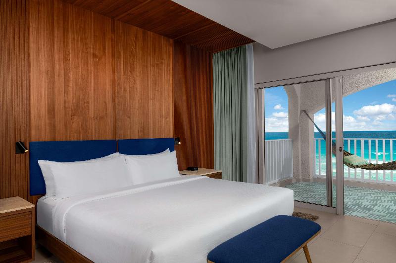 Hilton Cancun Mar Caribe All-Inclusive Resort image