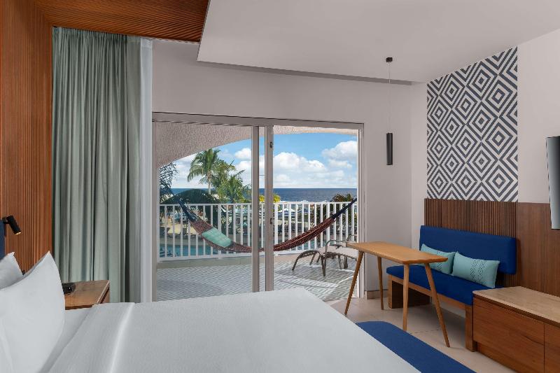 Hilton Cancun Mar Caribe All-Inclusive Resort image