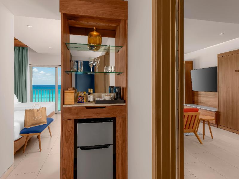Hilton Cancun Mar Caribe All-Inclusive Resort image
