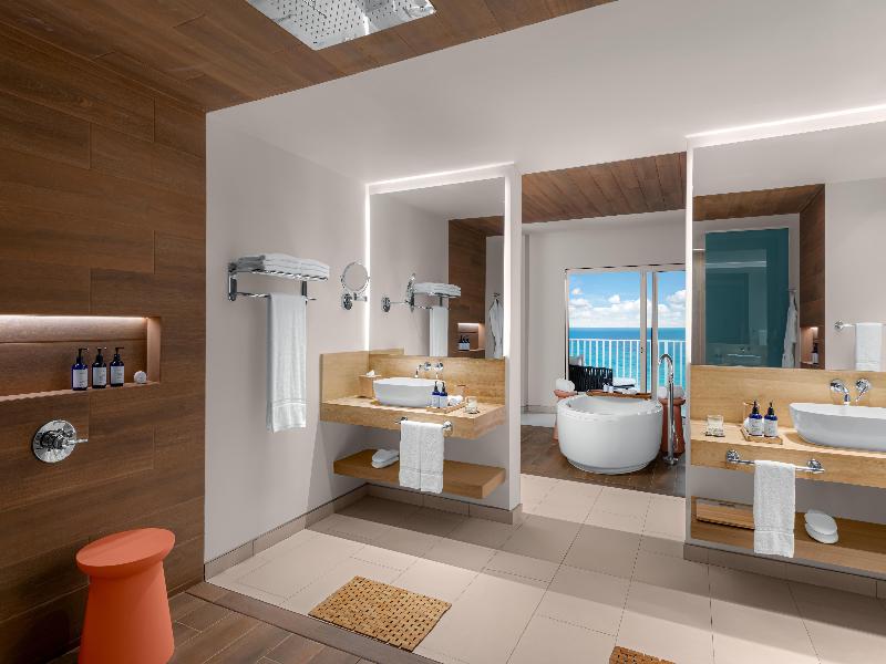 Hilton Cancun Mar Caribe All-Inclusive Resort image