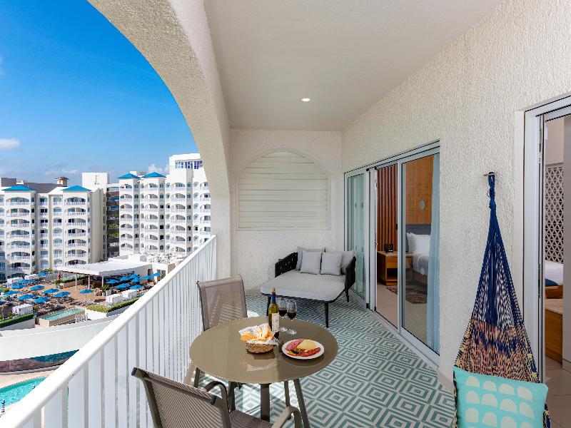 Hilton Cancun Mar Caribe All-Inclusive Resort image