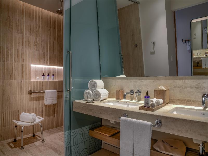 Hilton Cancun Mar Caribe All-Inclusive Resort image