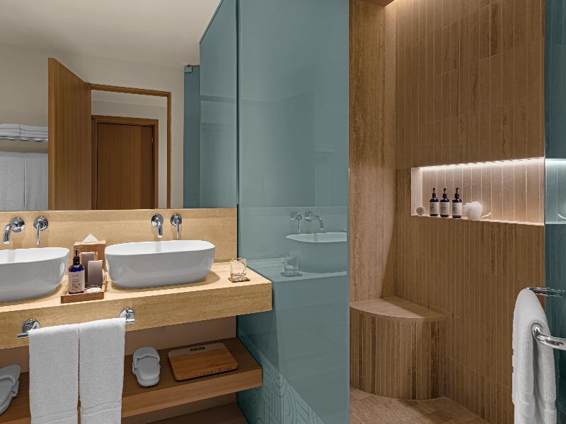 Hilton Cancun Mar Caribe All-Inclusive Resort image