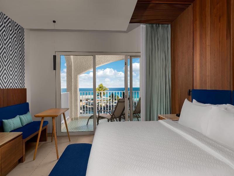 Hilton Cancun Mar Caribe All-Inclusive Resort image