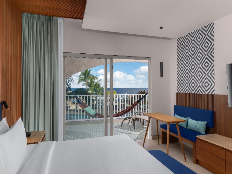 Hilton Cancun Mar Caribe All-Inclusive Resort image
