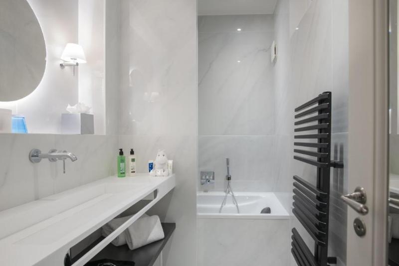 Hotel Cambon image