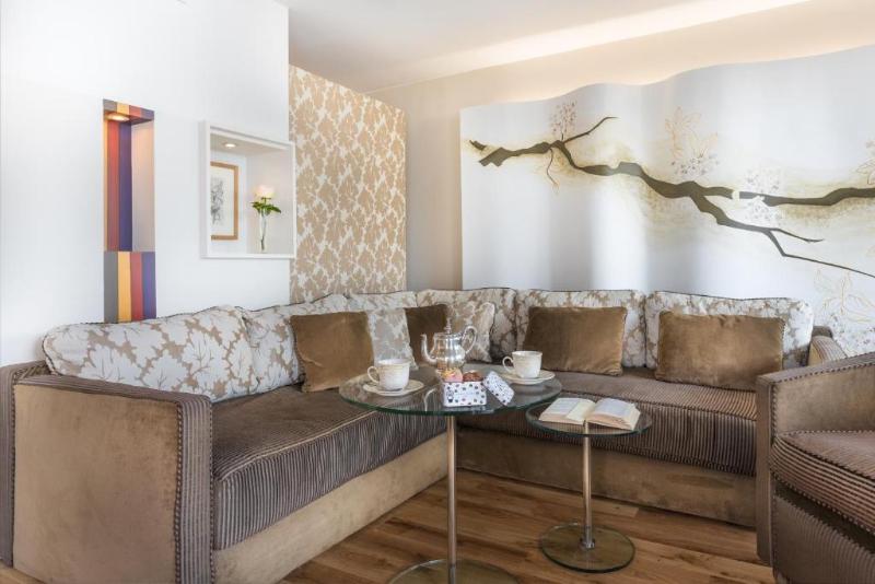 Hotel Cambon image