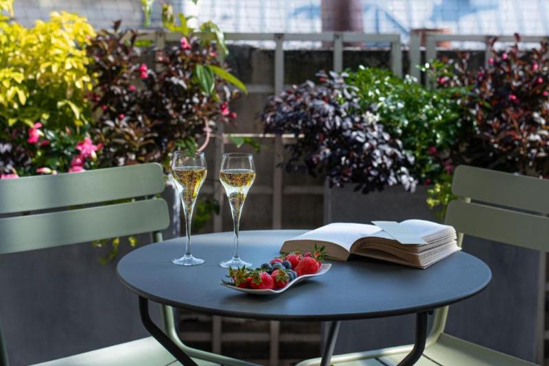 Hotel Cambon image
